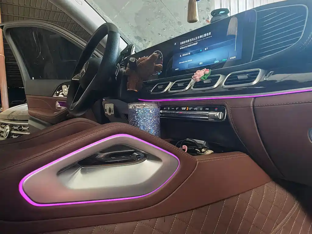 Mercedes-Benz GLE (Import) — миниатюра 21