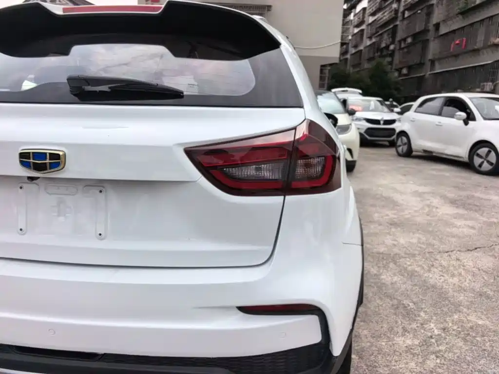 Geely Vision X3 — миниатюра 8