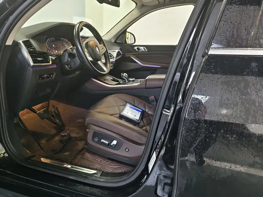 BMW X5 2022 xDrive 30Li Premium M Sport