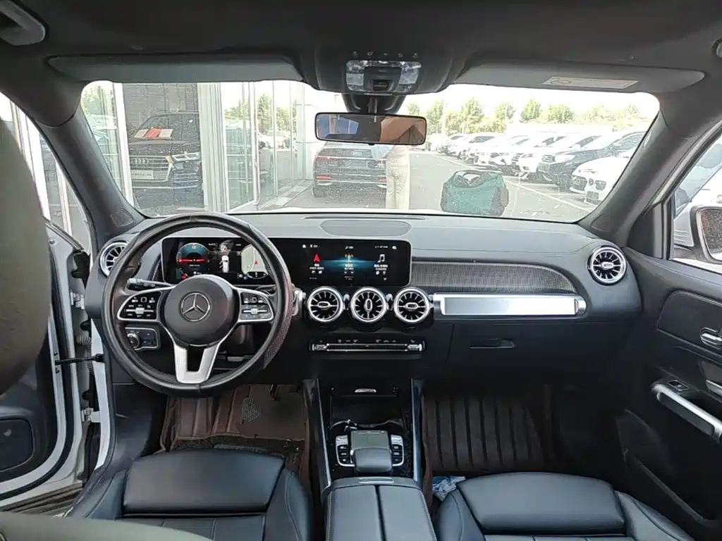 Mercedes-Benz GLB — миниатюра 10