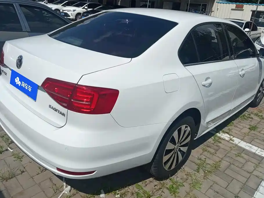 Volkswagen Sagitar 2018 1.6L AT Comfort