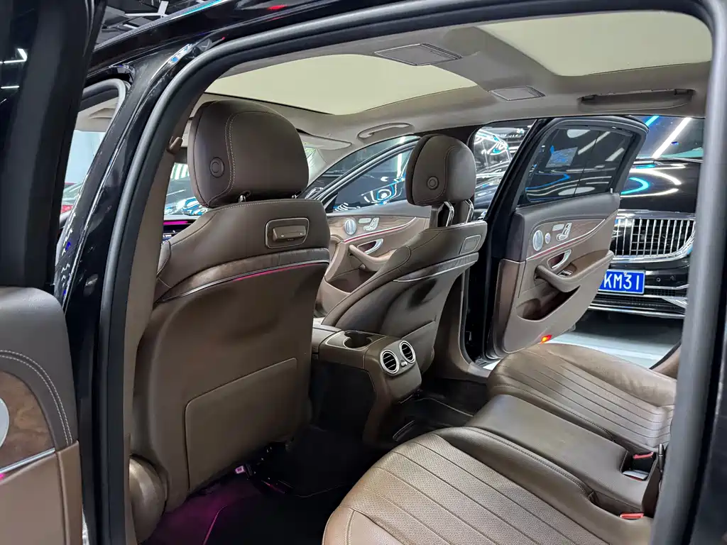 Mercedes-Benz E-Class — миниатюра 14