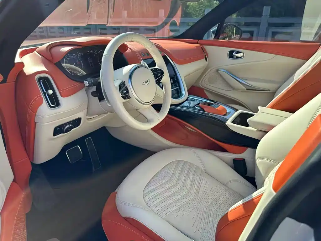 Aston Martin DBX 2020 4.0T V8