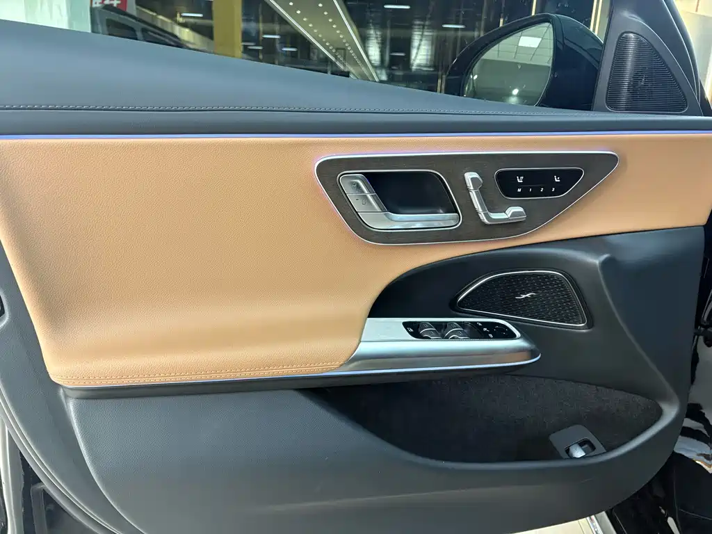 Mercedes-Benz E-Class — миниатюра 16