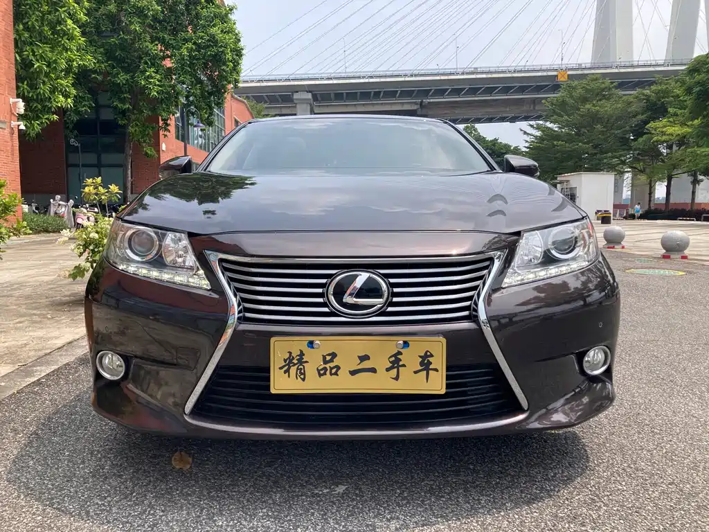 Lexus ES — миниатюра 2