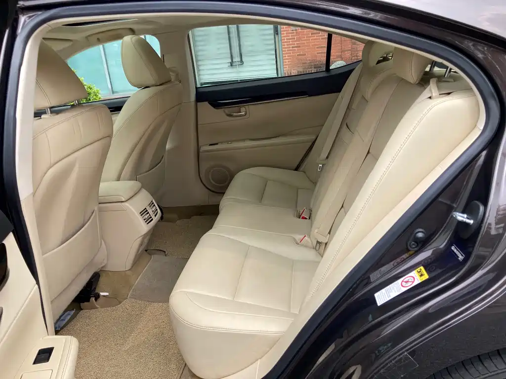 Lexus ES — миниатюра 9