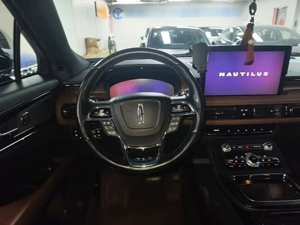 Lincoln Nautilus — миниатюра 11