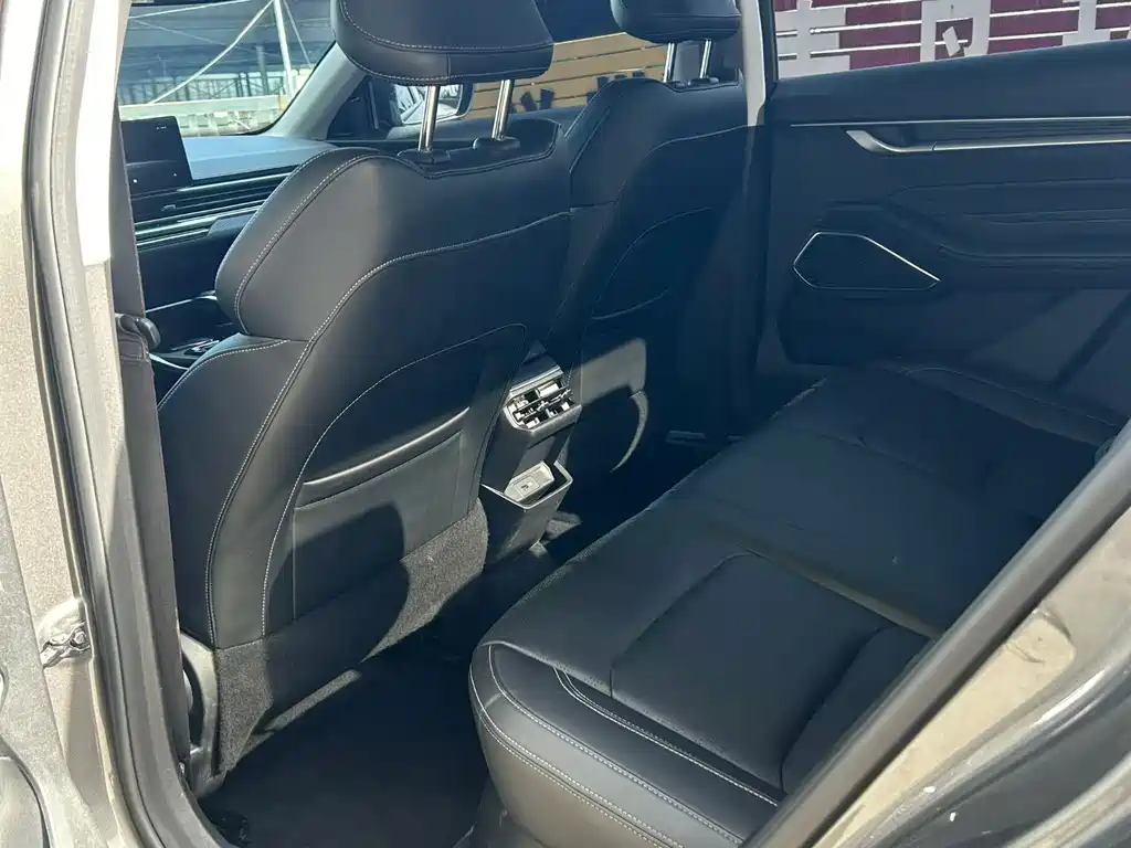 Geely Emgrand — миниатюра 9