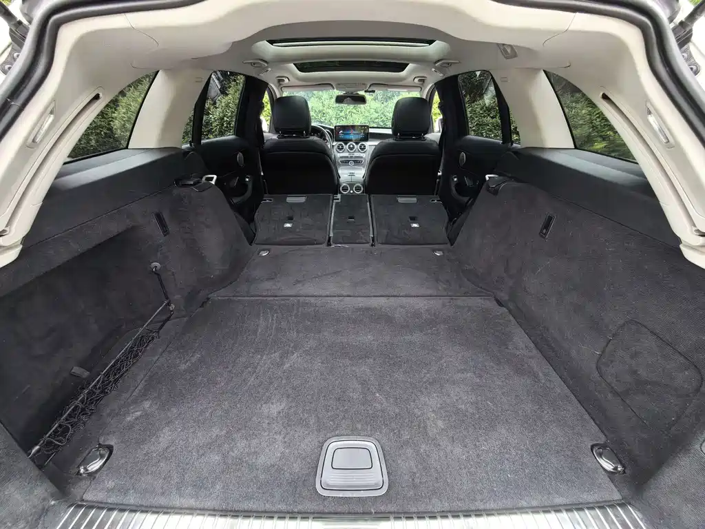Mercedes-Benz C-Class (Import) — миниатюра 32