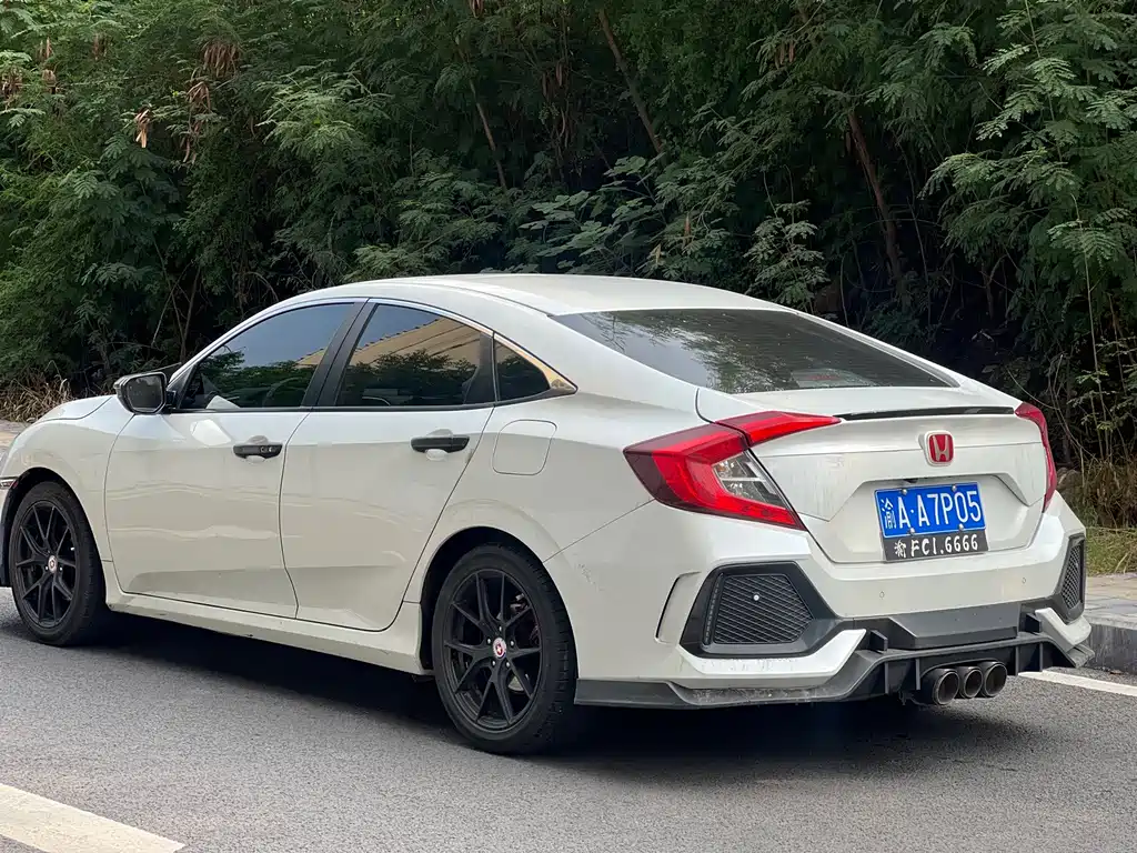 Honda Civic — миниатюра 7