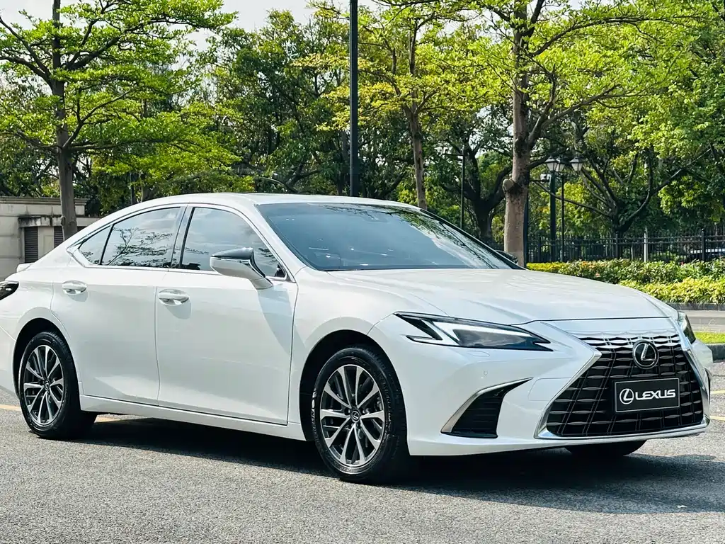 Lexus ES — миниатюра 3