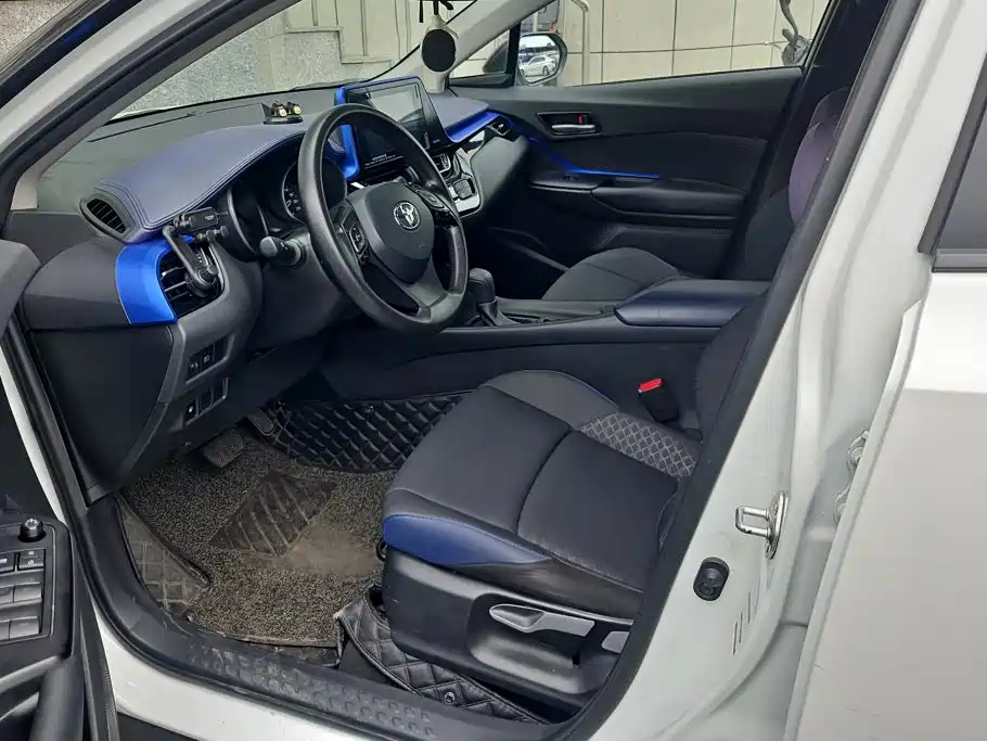 Toyota C-HR — миниатюра 9