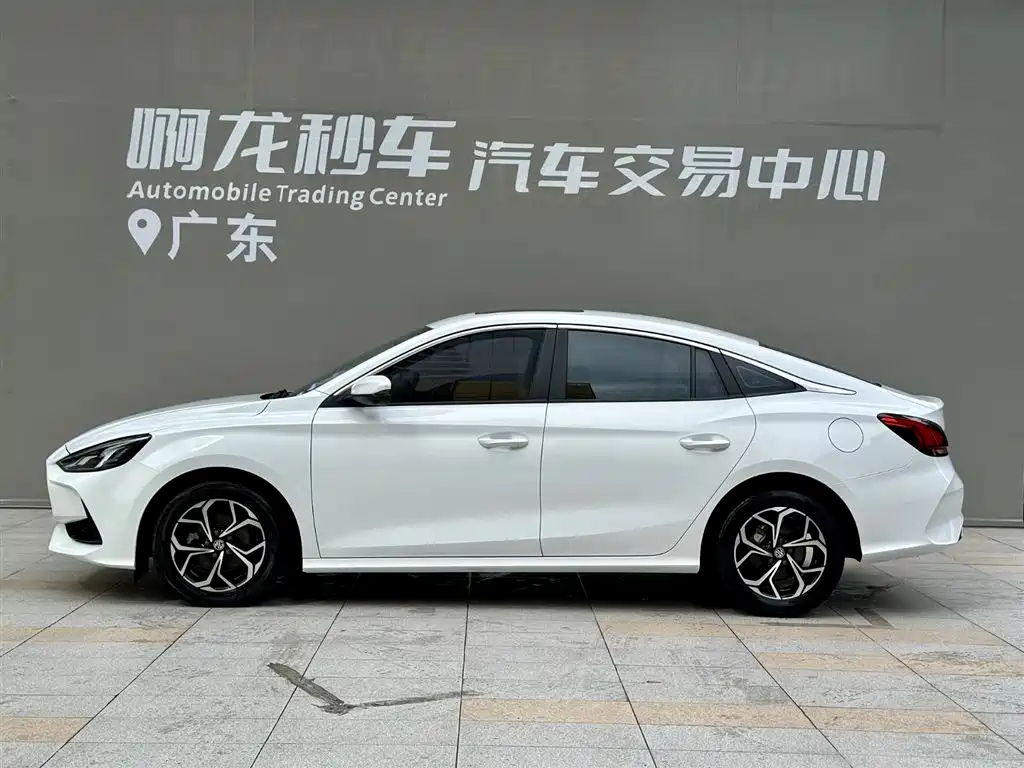 MG 5 2021 180DVVT CVT Luxury