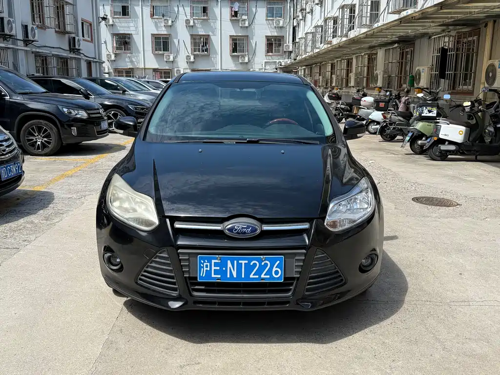 Ford Focus 2012 1.6L MT Comfort