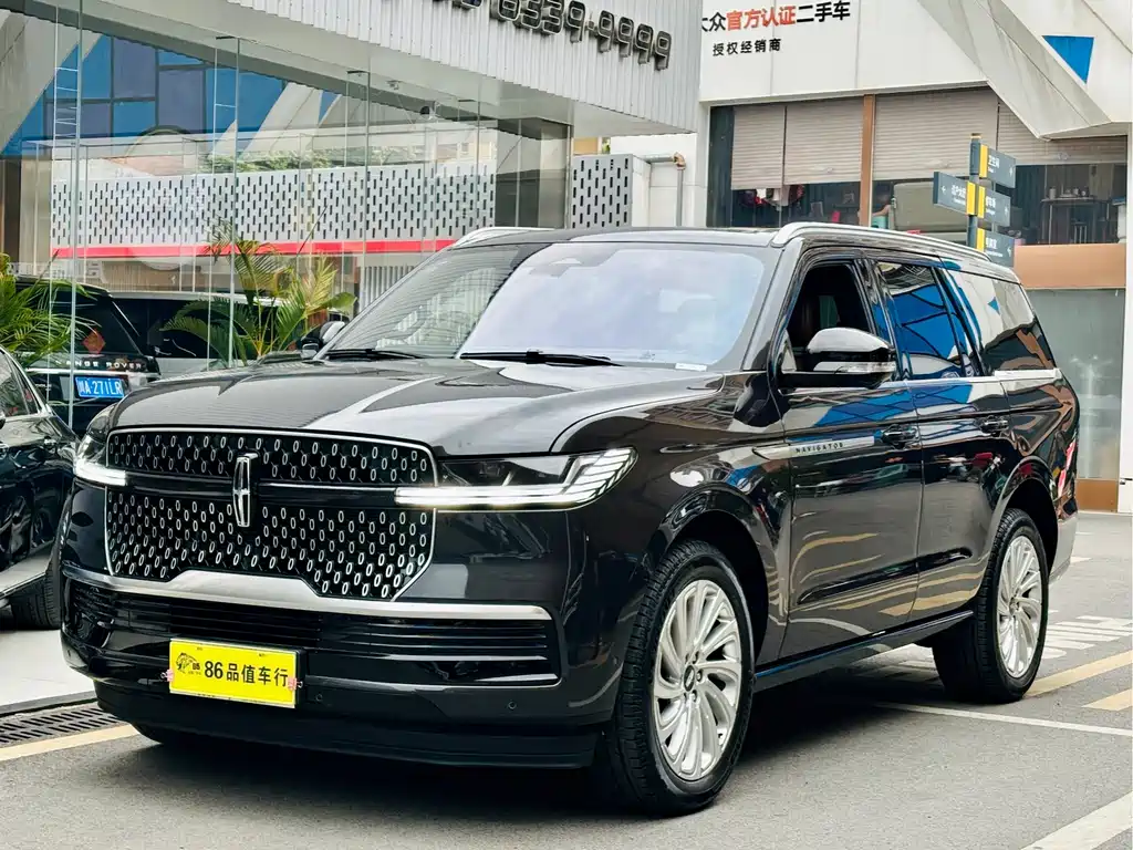 Lincoln Navigator
