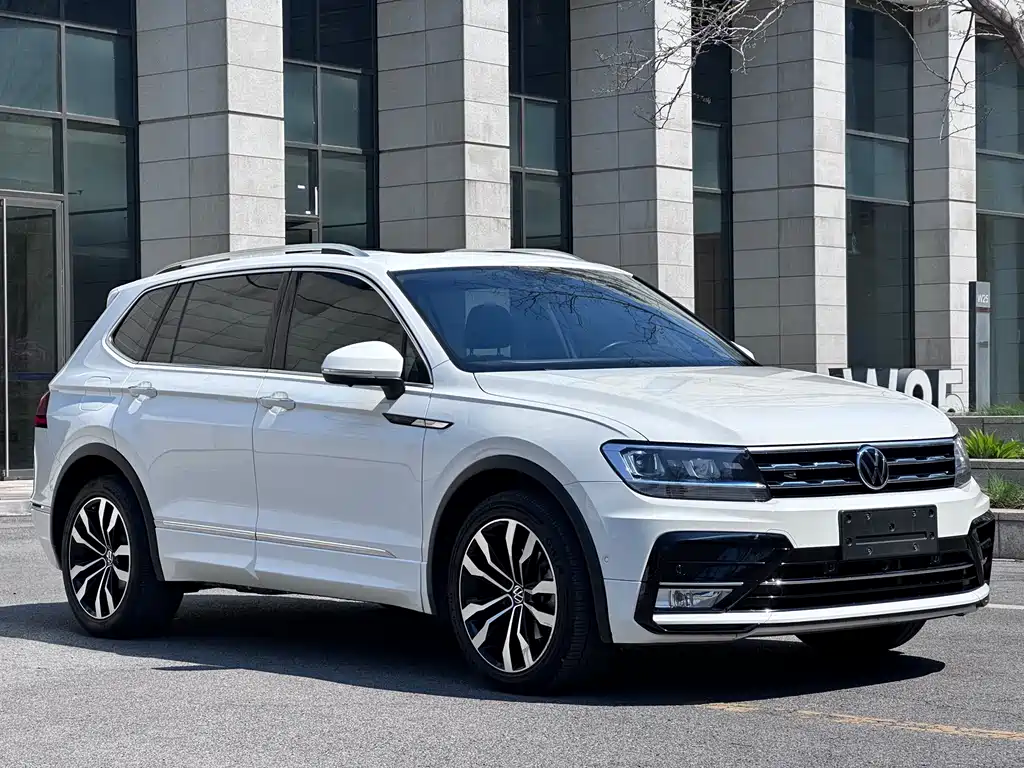 Volkswagen Tiguan L L 2021 330TSI AT R-Line