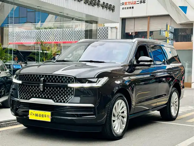 Lincoln Navigator