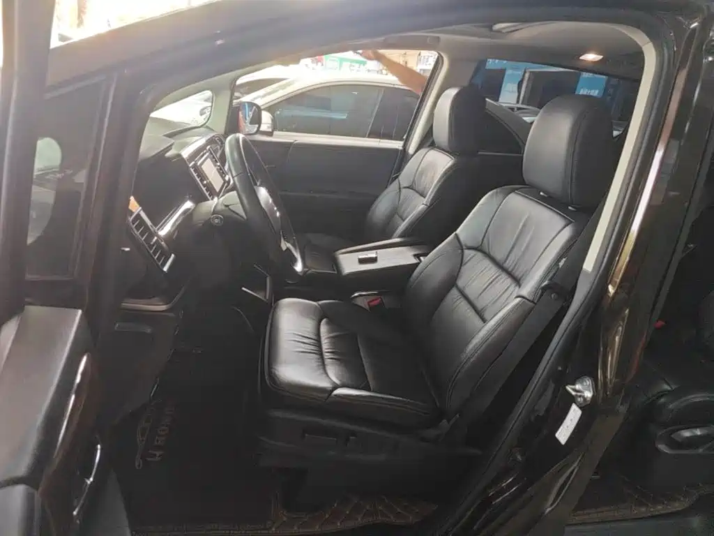 Honda Elysion — миниатюра 15