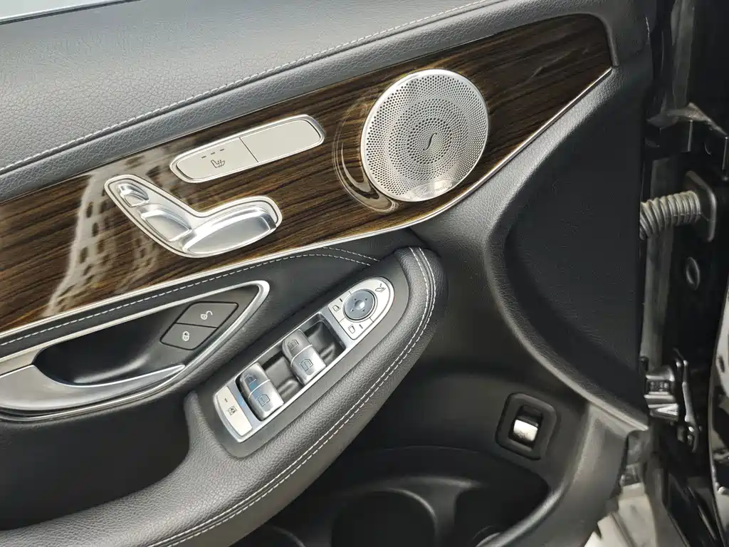 Mercedes-Benz GLC — миниатюра 10