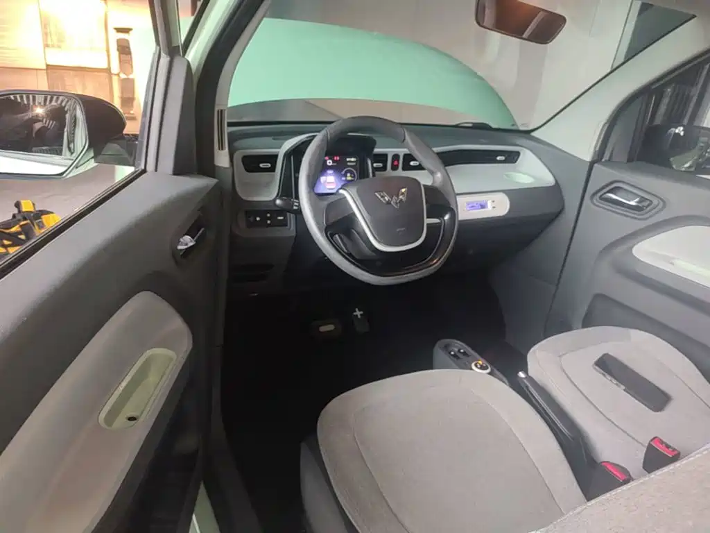 Wuling MINIEV — миниатюра 11