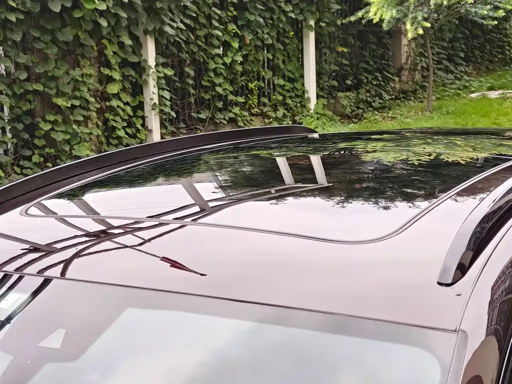 Porsche Macan — миниатюра 3