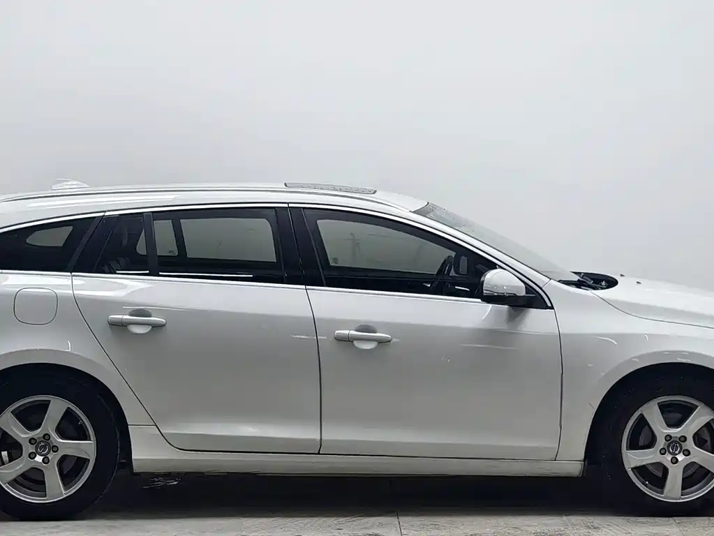 Volvo V60 — миниатюра 8