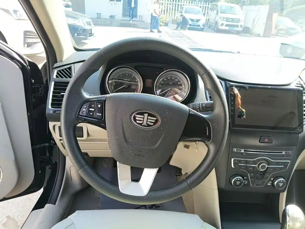 Bestune B50 — миниатюра 11