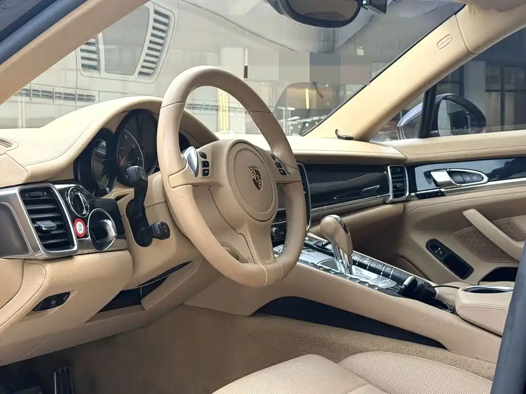 Porsche Panamera 2014 Panamera 4 Executive 3.0T