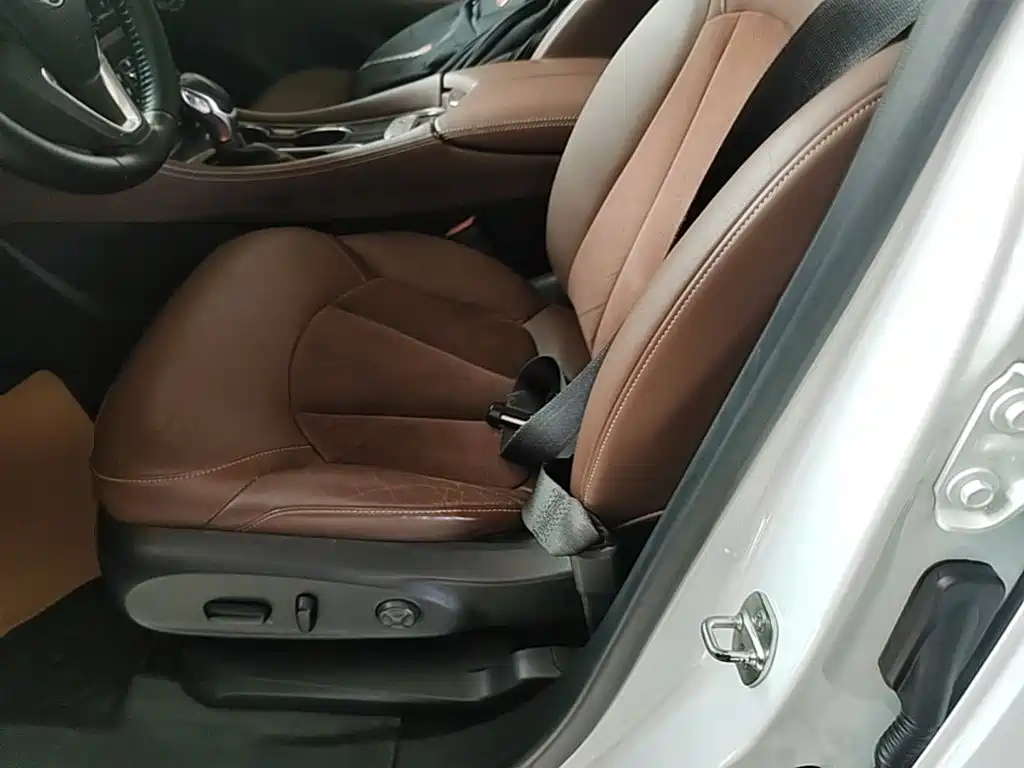 Buick Envision Plus — миниатюра 15