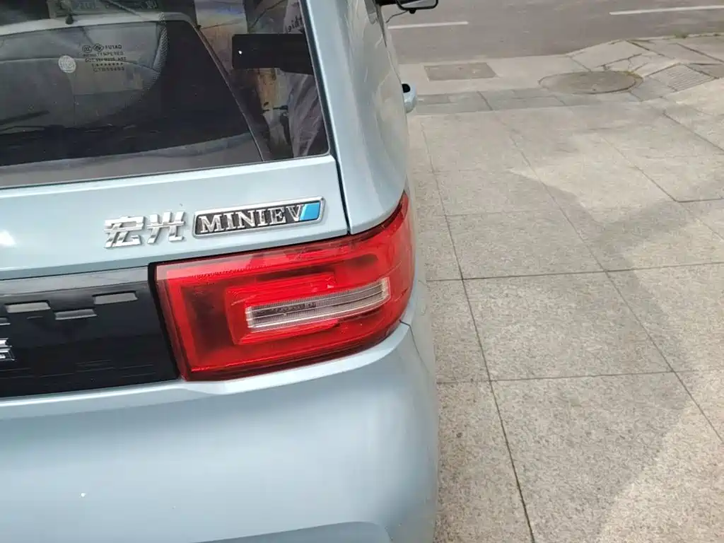 Wuling MINIEV — миниатюра 8