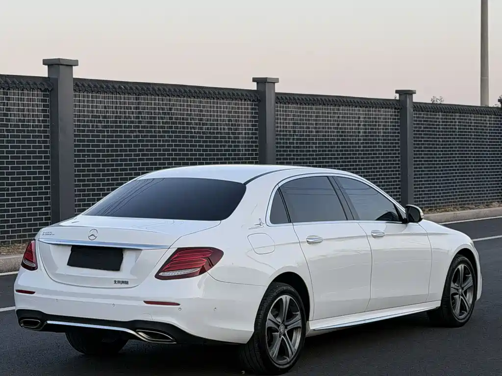 Mercedes-Benz E-Class E 2016 E 200 L Sport