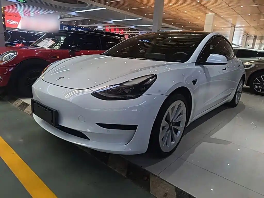 Tesla Model 3 — миниатюра 2