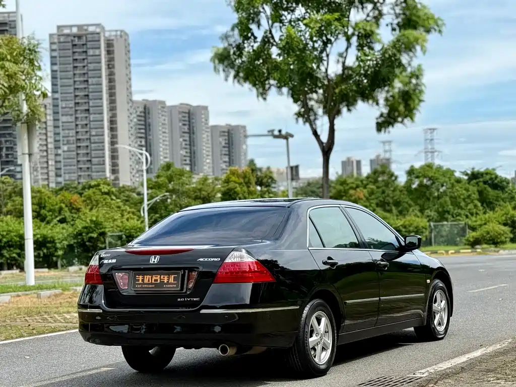Honda Accord — миниатюра 7