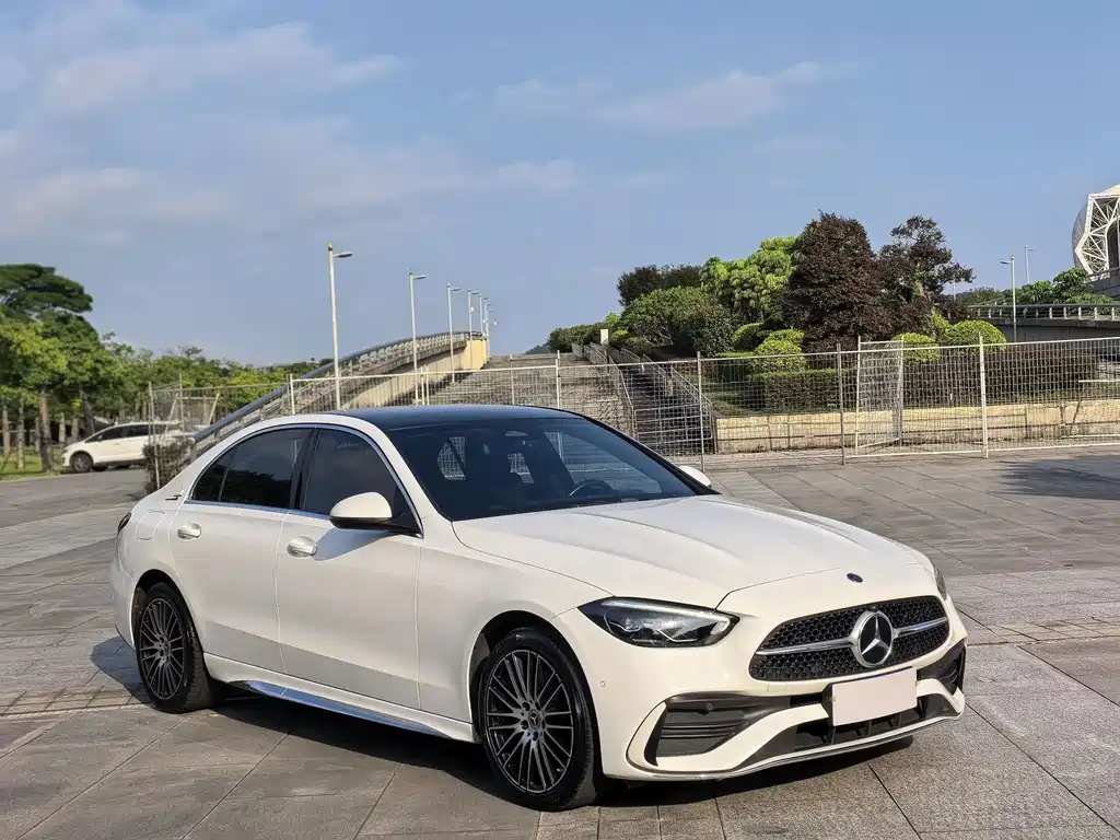 Mercedes-Benz C-Class — миниатюра 3