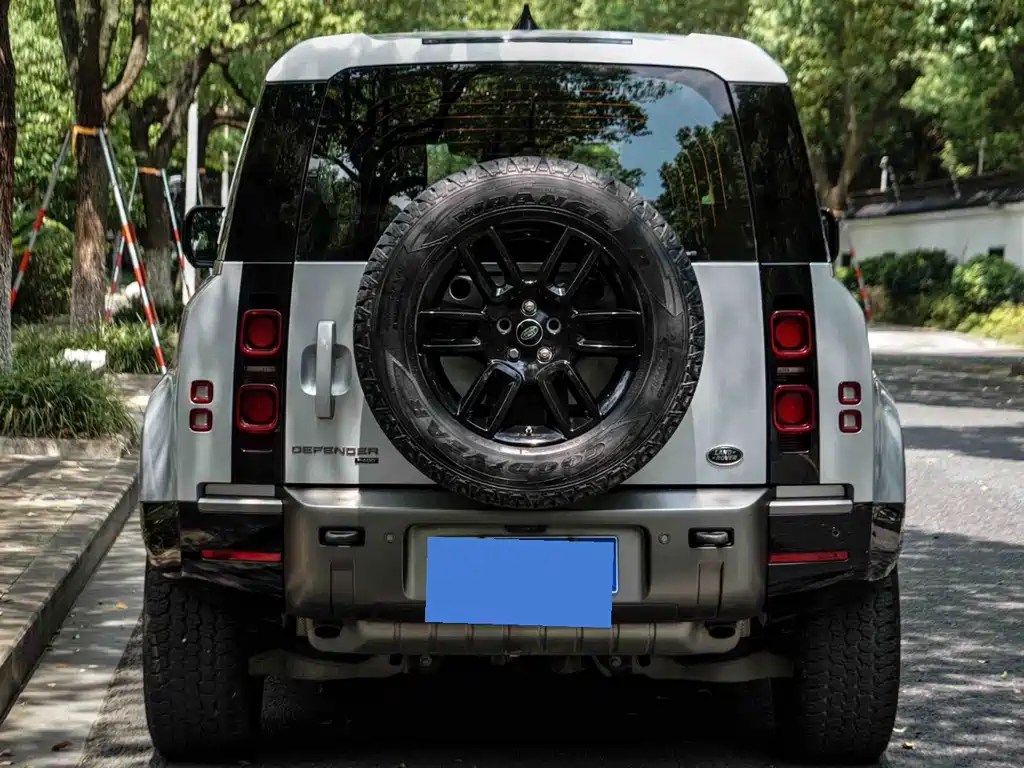 Land Rover Defender — миниатюра 5