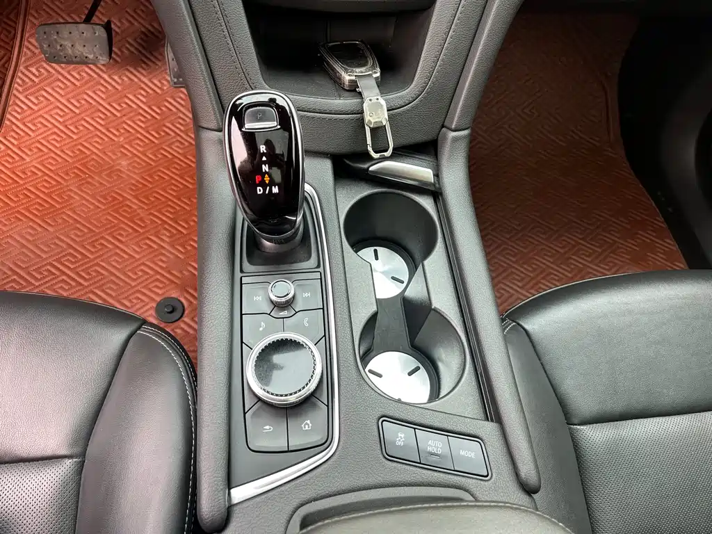 Cadillac XT6 — миниатюра 11