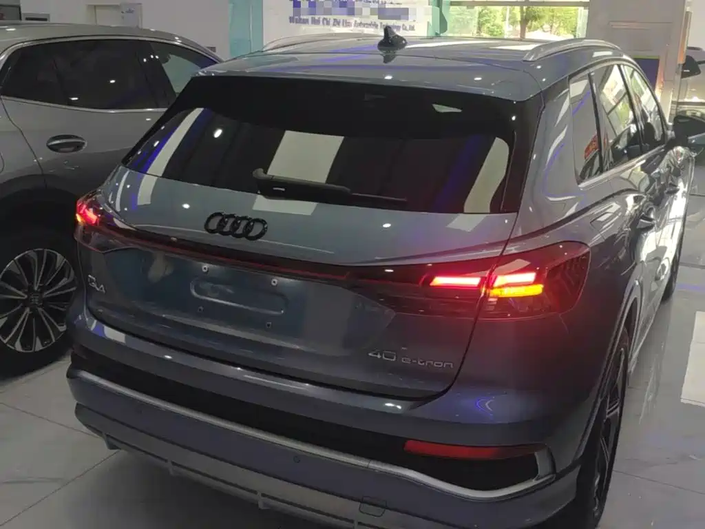 Audi Q4 e-tron — миниатюра 6