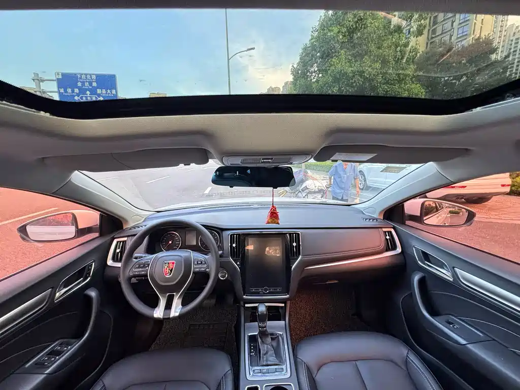 Roewe Roewe i6 Classic — миниатюра 7