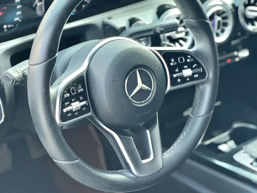 Mercedes-Benz A-Class (Import) — миниатюра 13