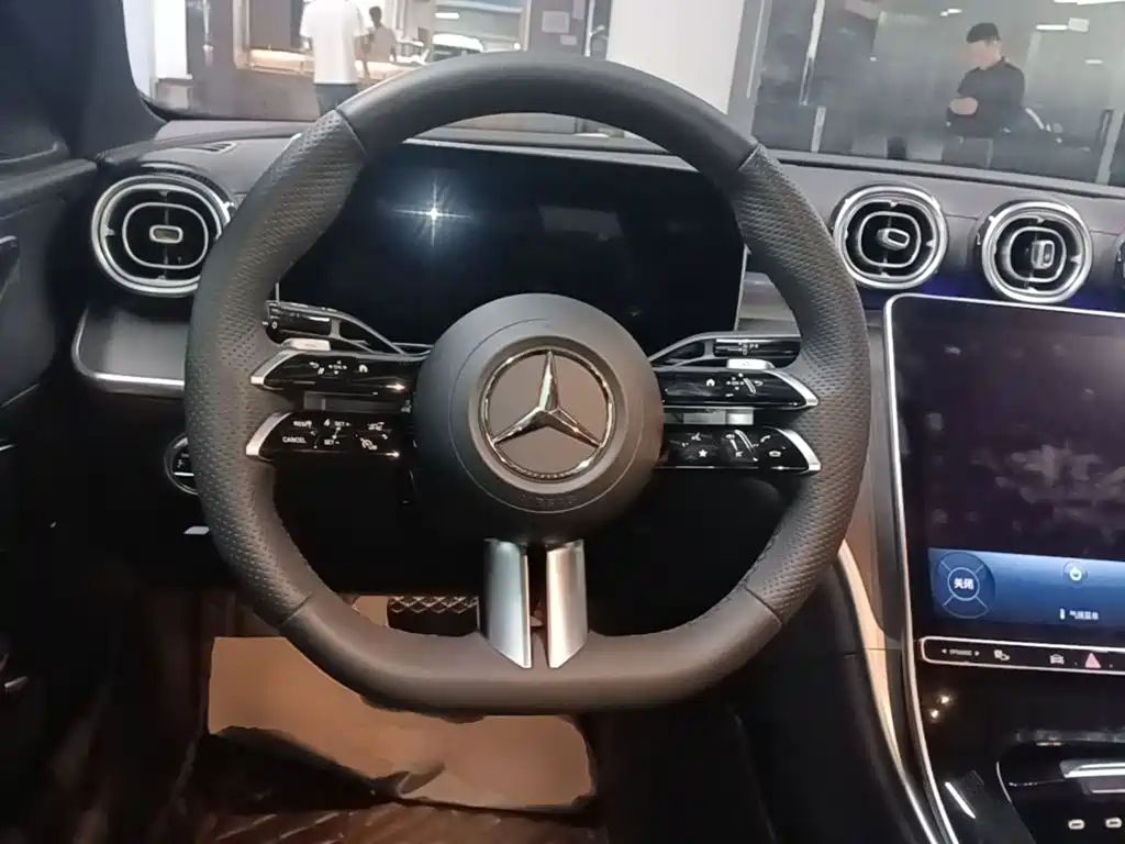 Mercedes-Benz C-Class — миниатюра 11