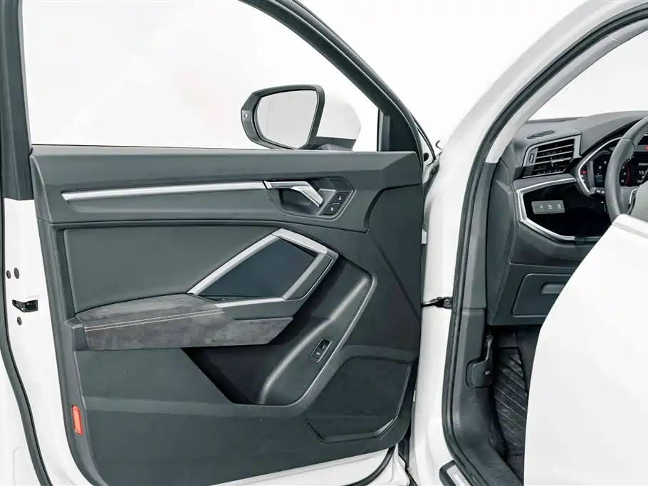 Audi Q3 Sportback — миниатюра 17