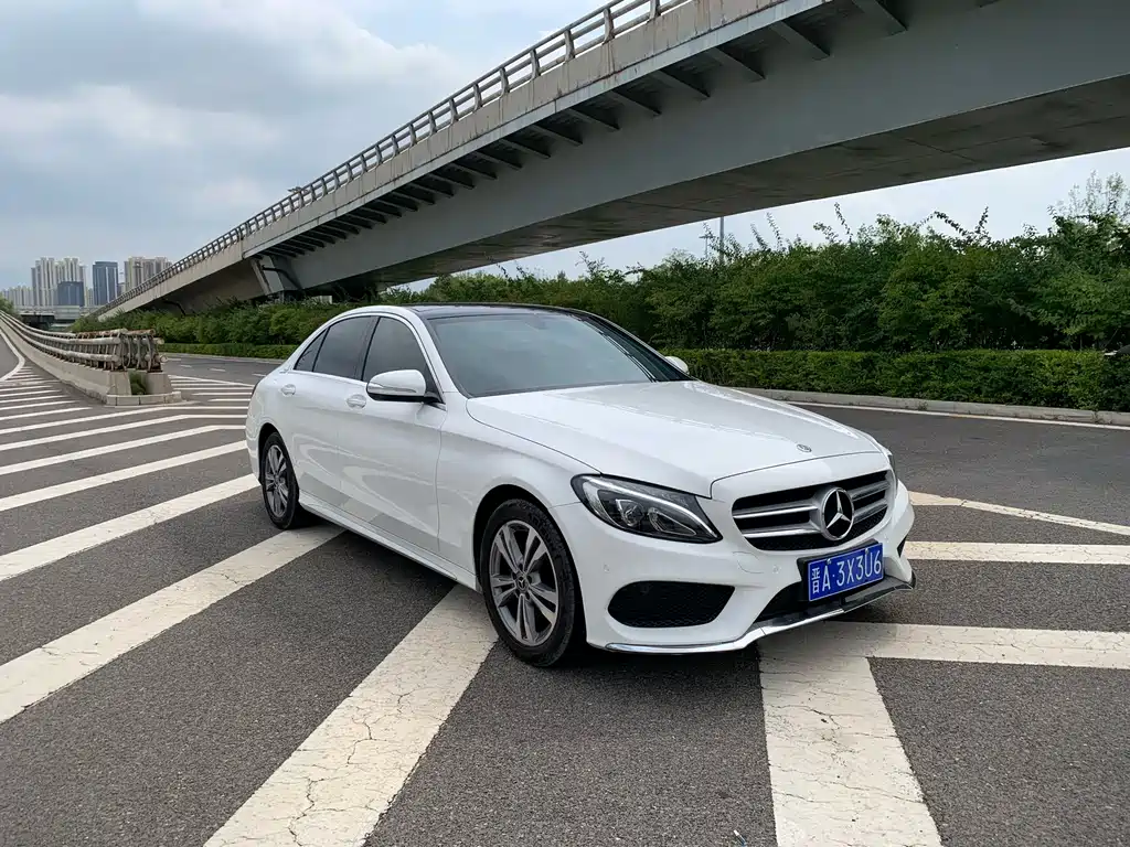 Mercedes-Benz C-Class — миниатюра 3