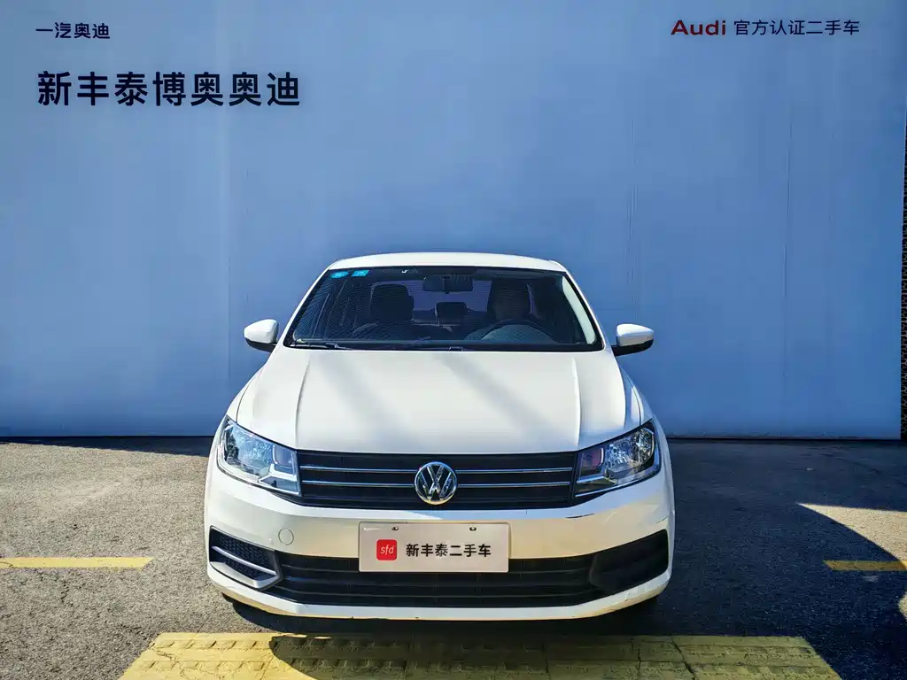 Volkswagen Santana — миниатюра 2