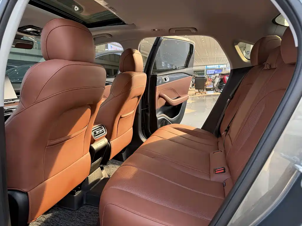 Geely Emgrand — миниатюра 5