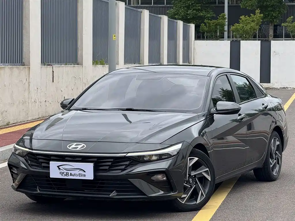 Купить Hyundai Elantra