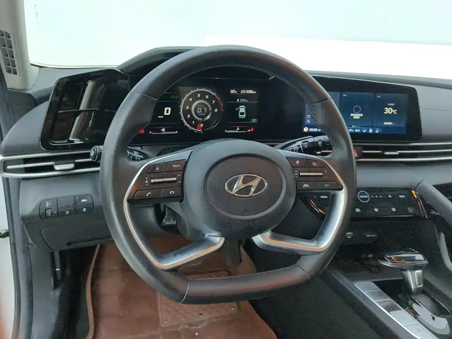 Hyundai Elantra — миниатюра 15