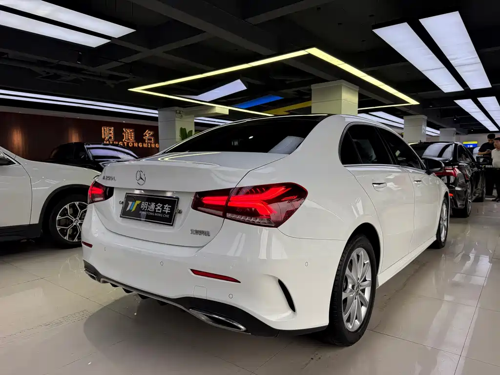 Mercedes-Benz A-Class — миниатюра 6