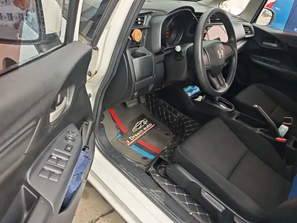 Honda Fit — миниатюра 16