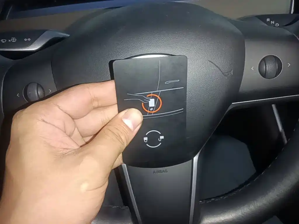 Tesla Model 3 — миниатюра 9