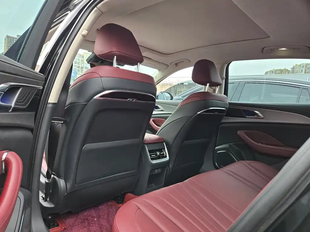 Hongqi Hongqi H5 — миниатюра 8